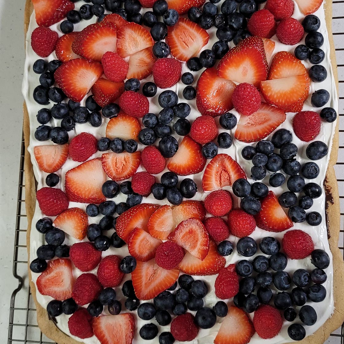 No-Bake Fruit Tart Pizza