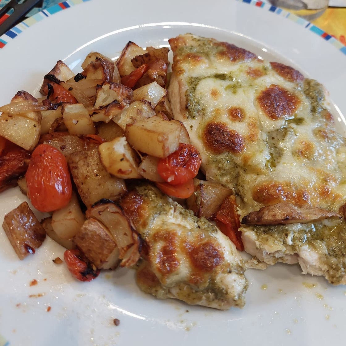 Cheesy Chicken & Pesto Caprese Bake