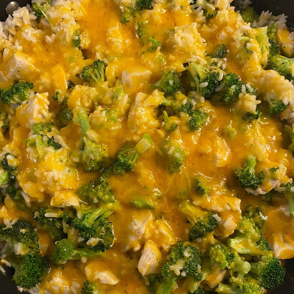 One-Pan Cheesy Chicken, Broccoli, and Rice