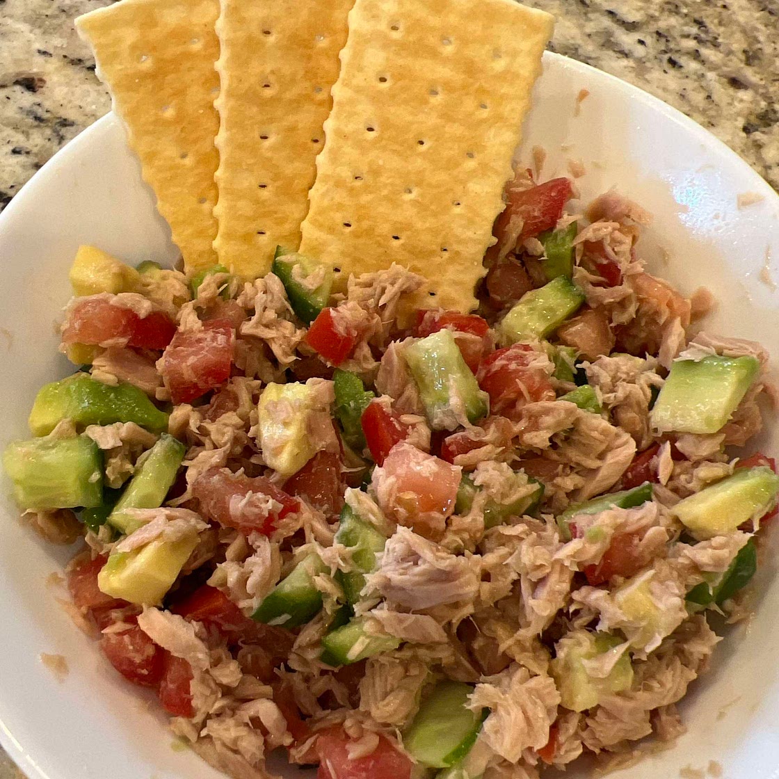Tuna snack salad