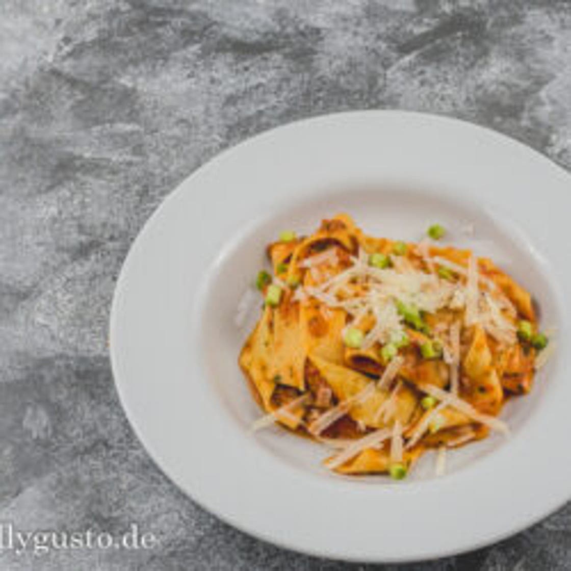 Pasta in Paprika-Limetten-Sauce