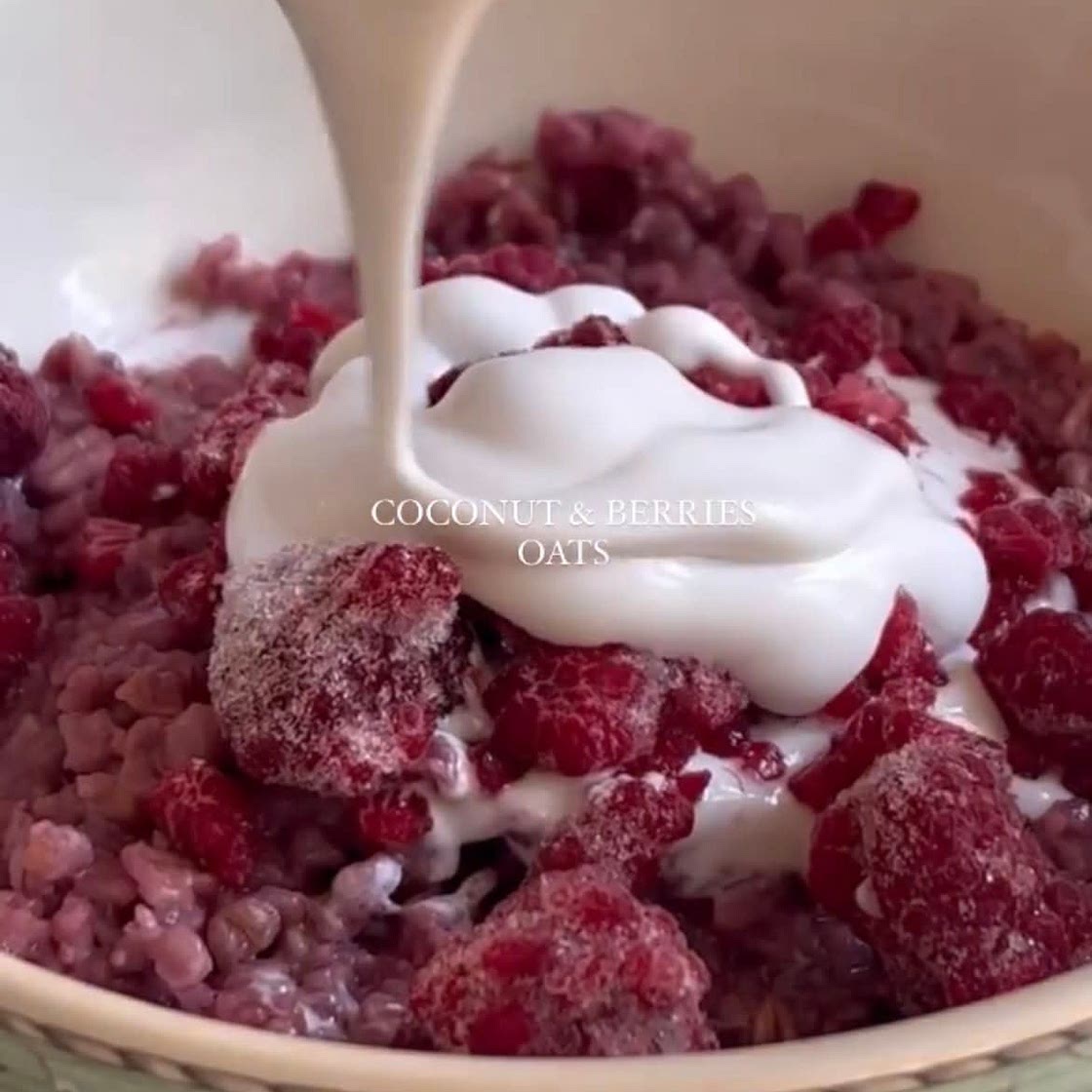 Coconut & Berries Oats