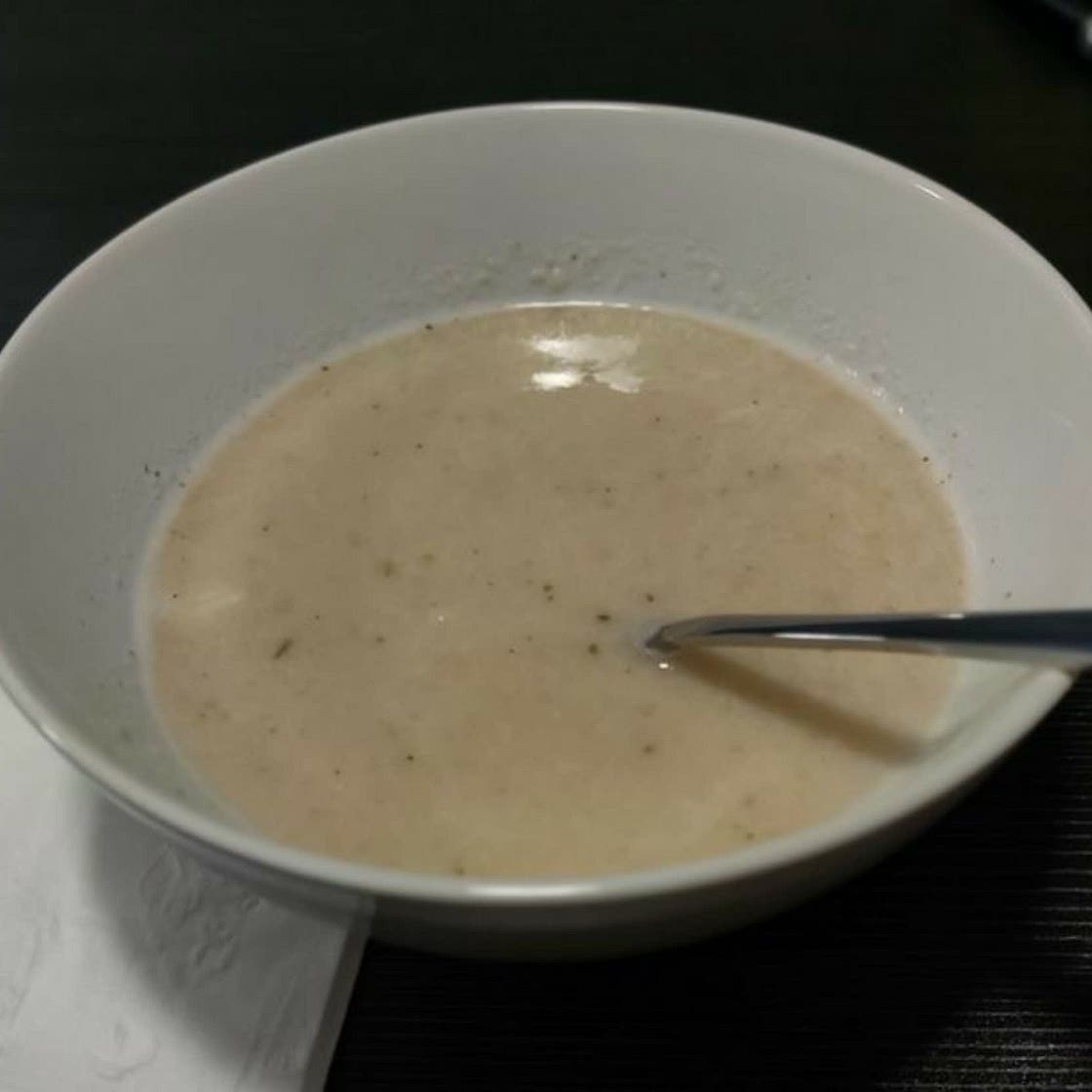 Creamy Cauliflower Soup (Vegan)