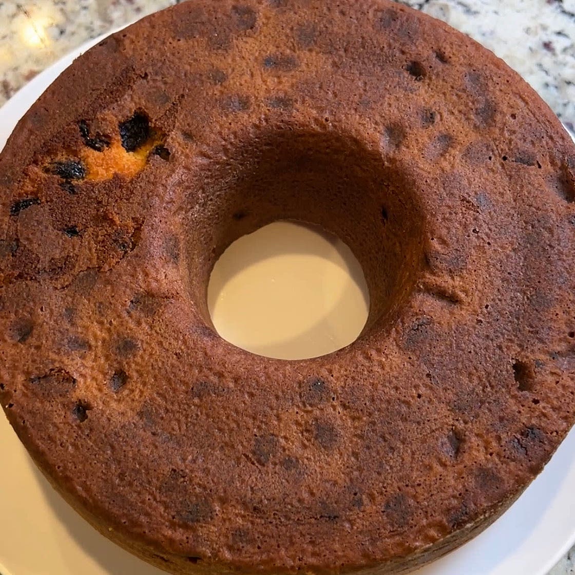 Raisin Pound Cake 