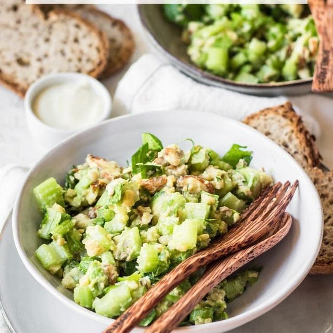 INSALATA di SEDANO MANDORLE E CECI