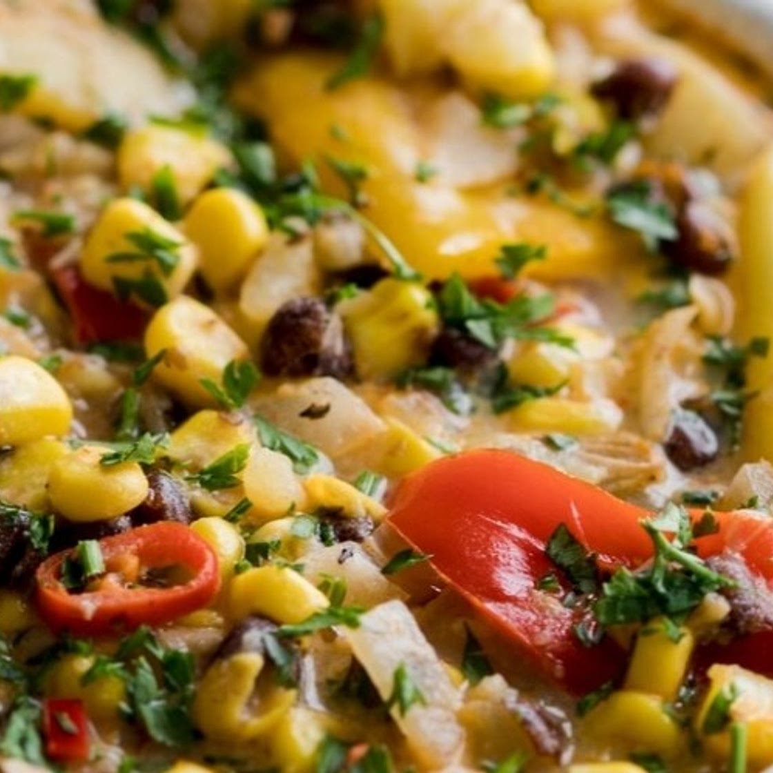 CREAMY SWEETCORN CHOWDER