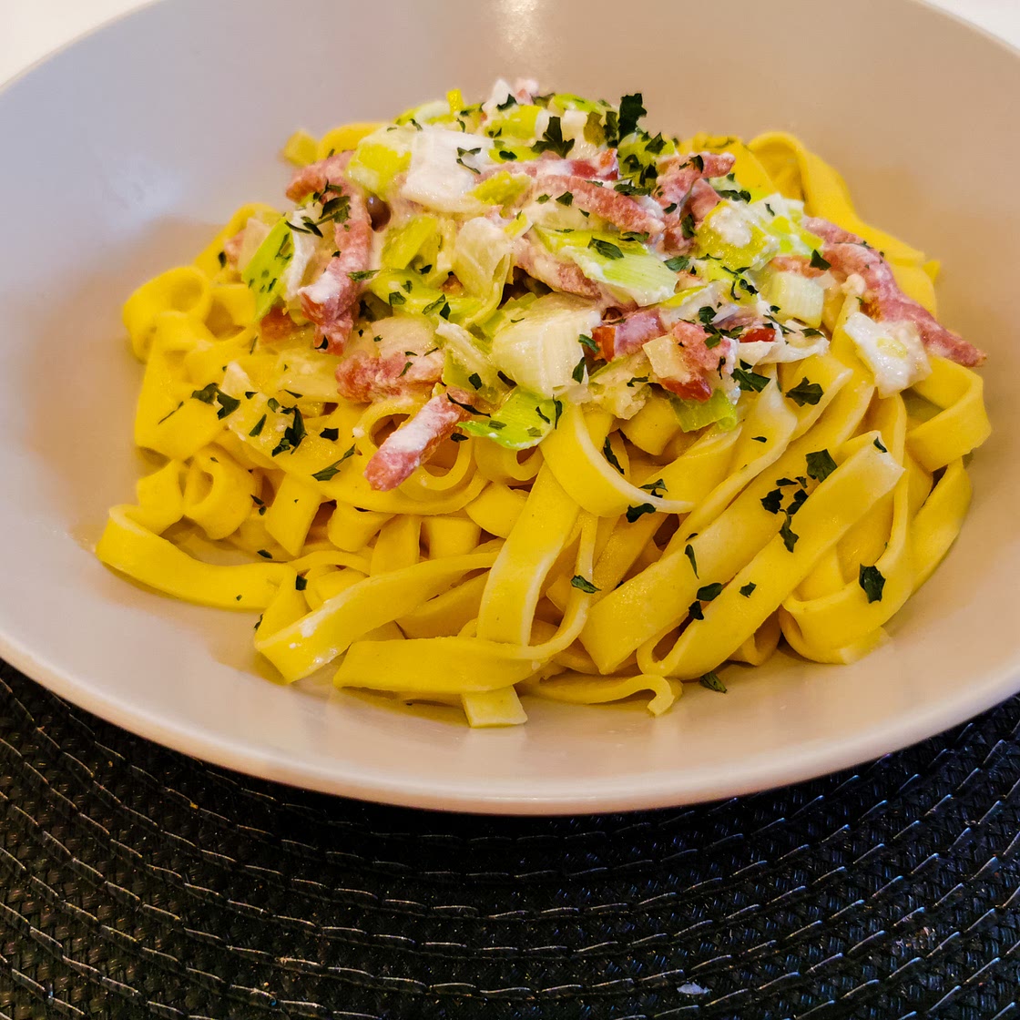 Tagliatelles carbonara au poireaux