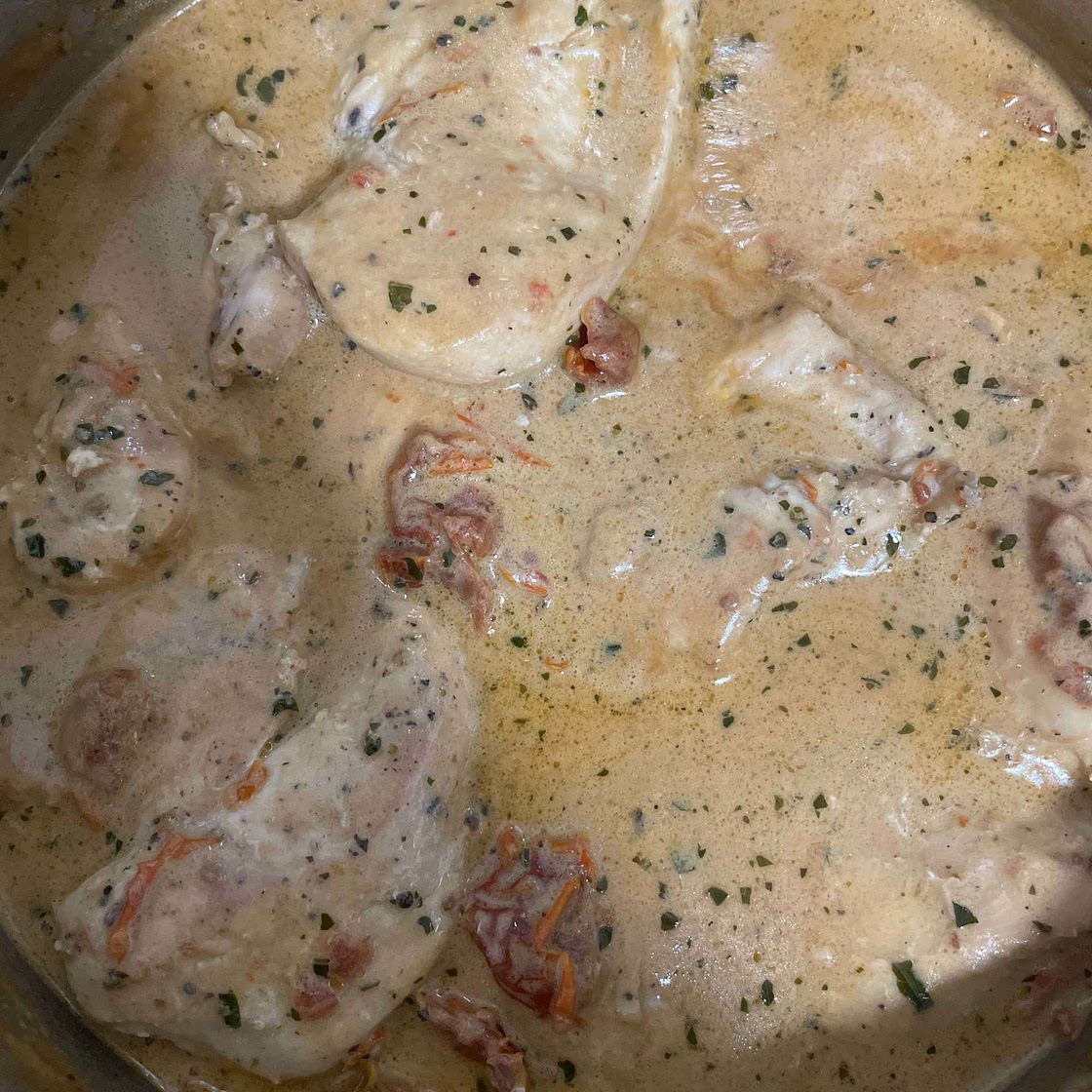 CHICKEN WITH CREAMY SUN DRIED TOMATO SAUCE