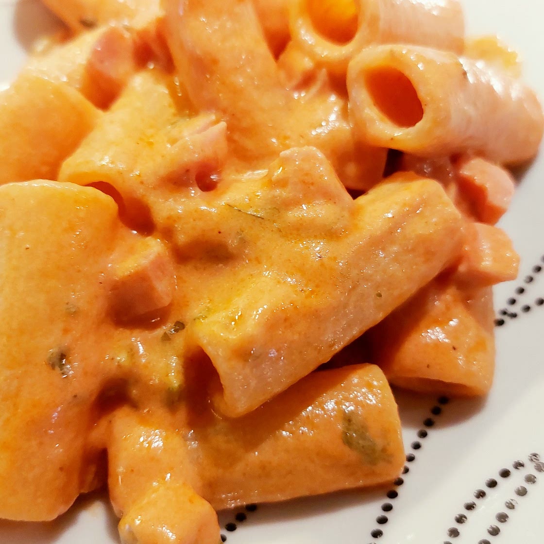 Pasta - Tomato sauce, heavy cream and ham