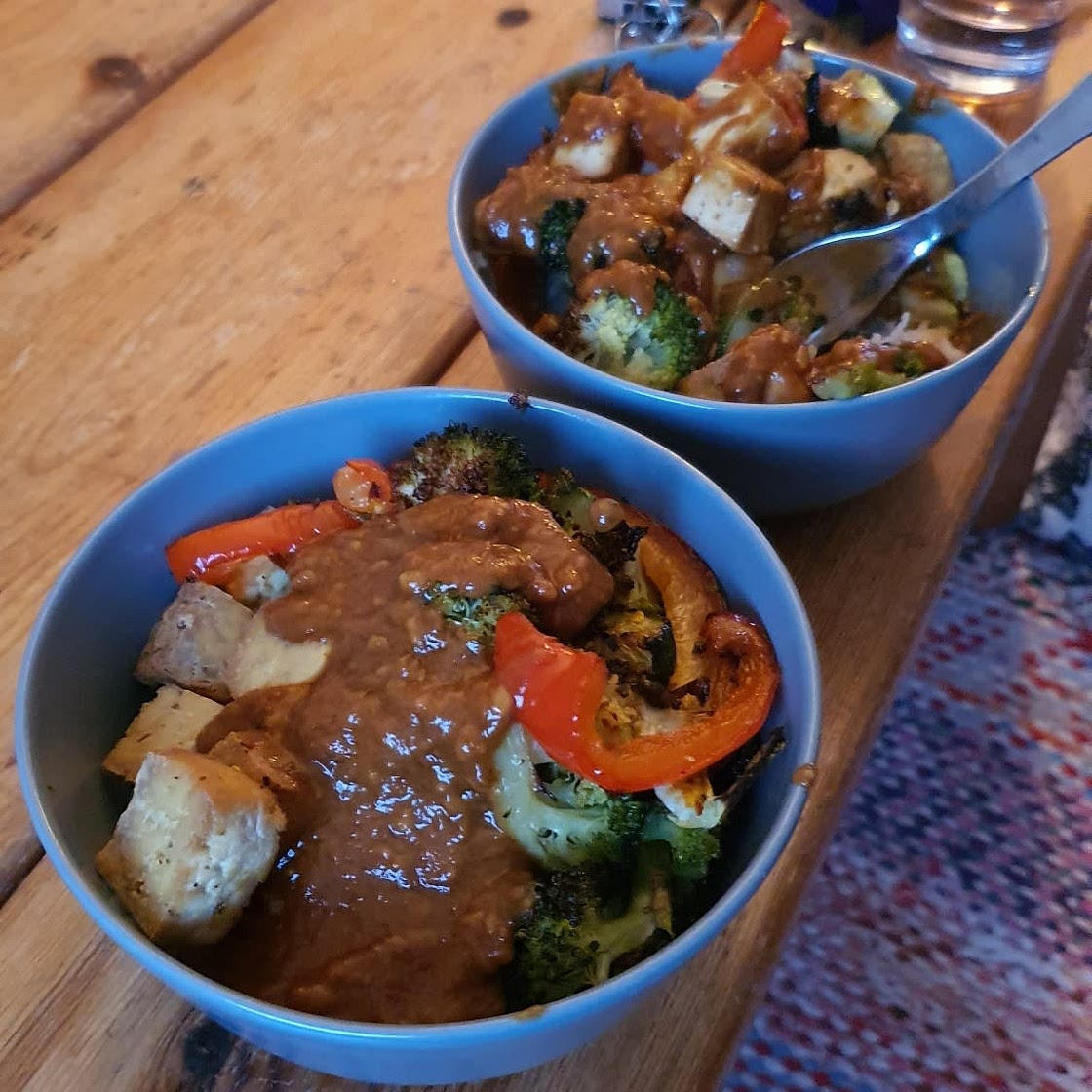 Spicy Peanut Tofu Bowls