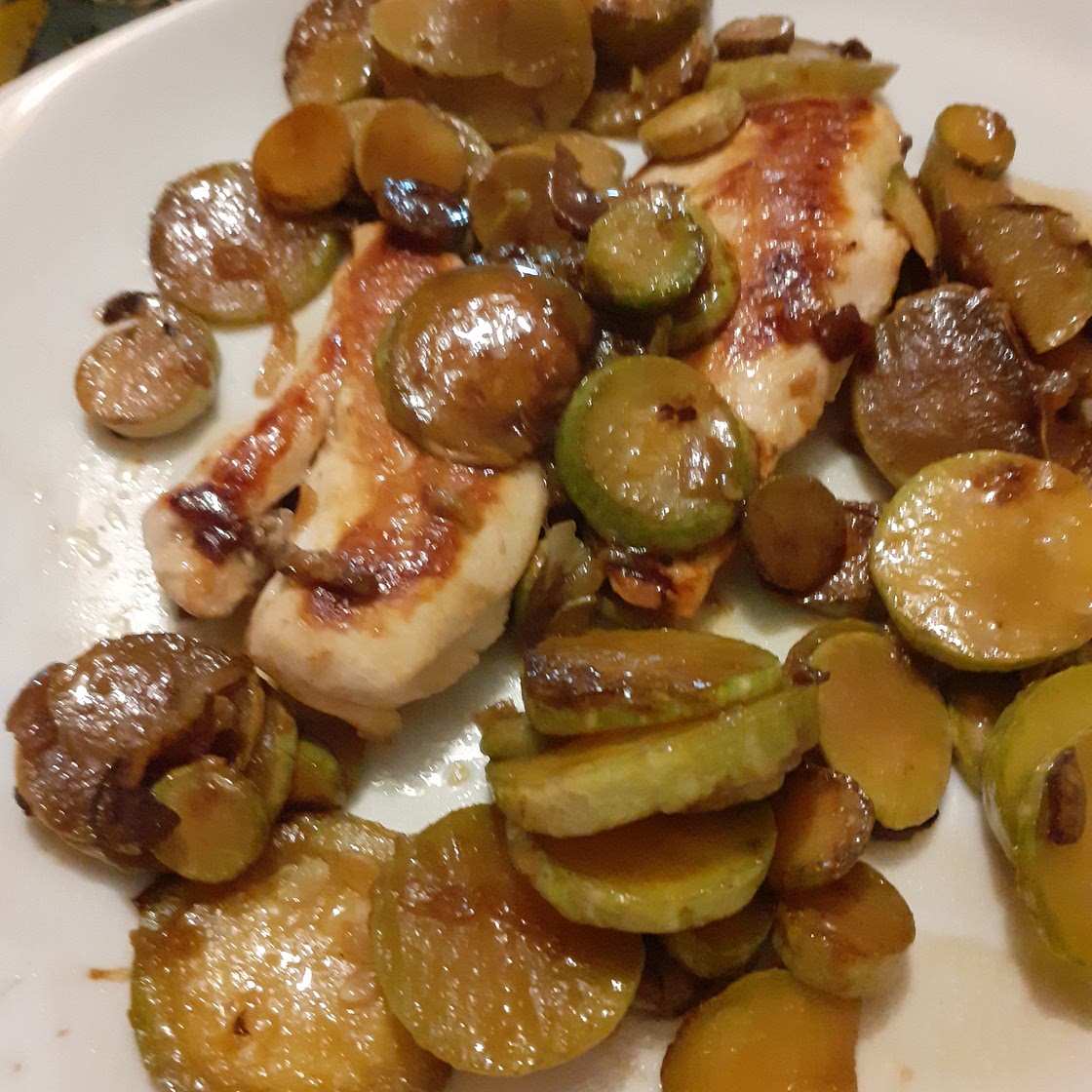 Poêlée de courgettes et poulet