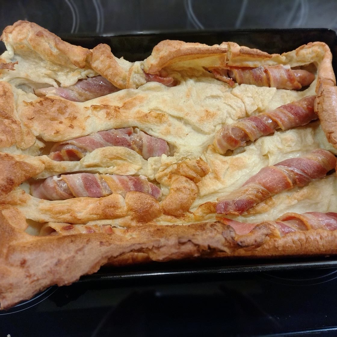 Pigs-in-blankets toad-in-the-hole