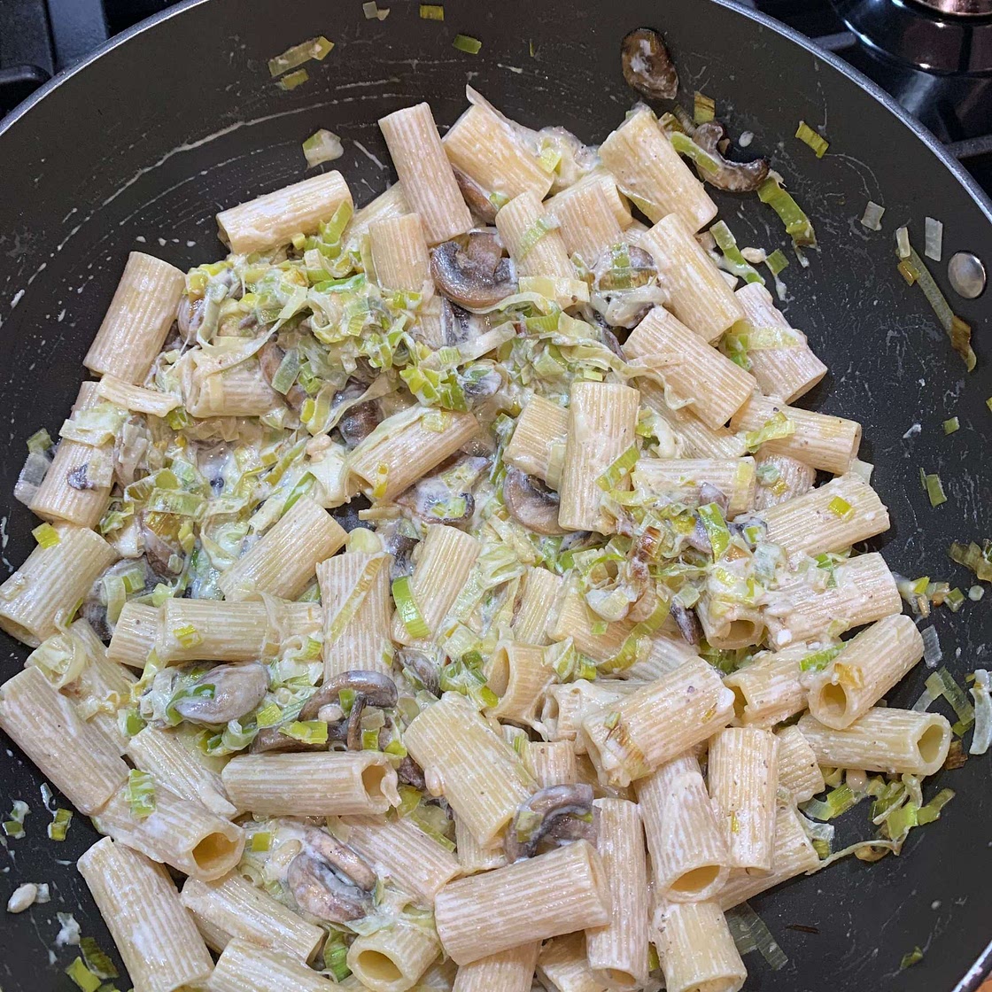 Creamy One-Pot Mushroom and Leek Pasta