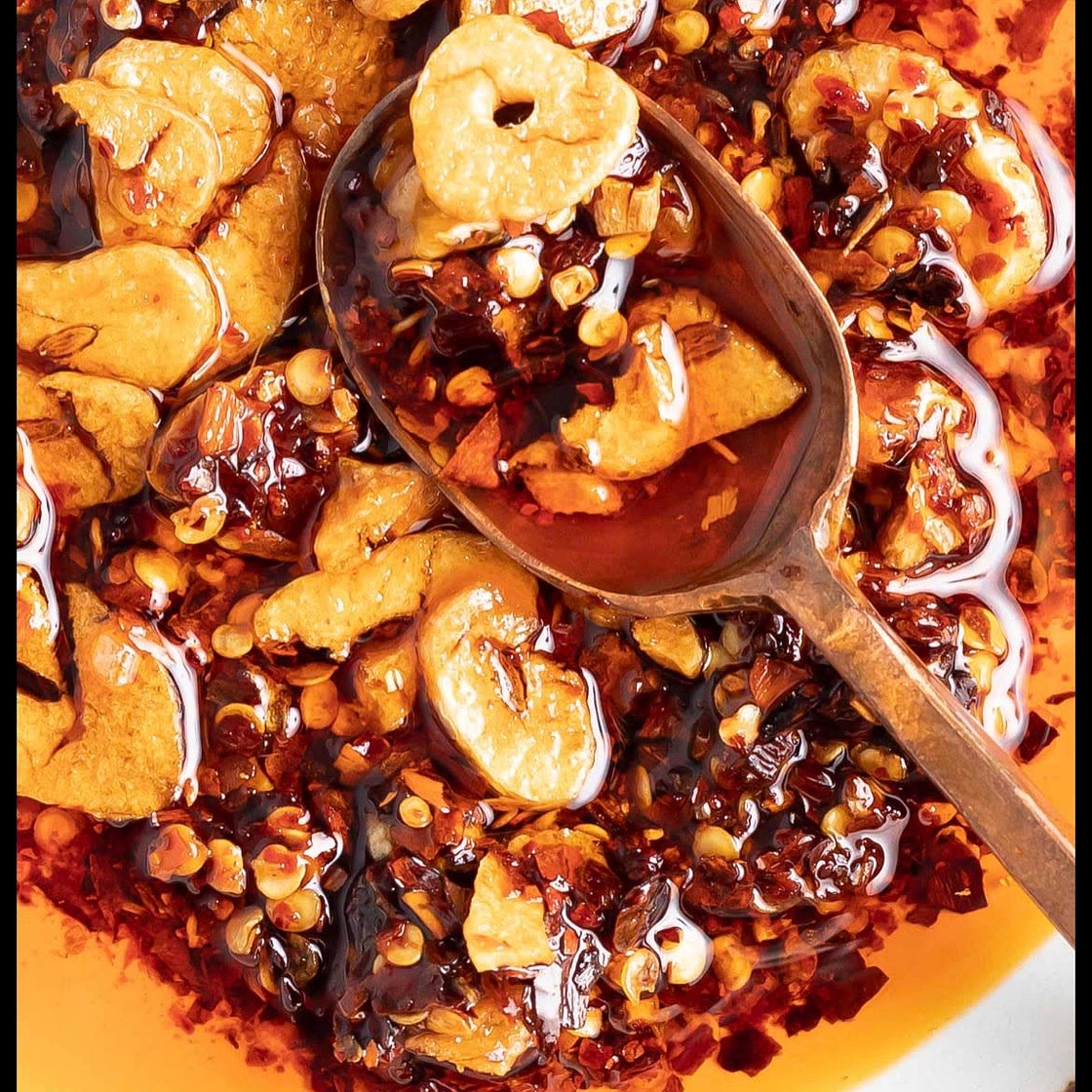 2-minute GARLIC CHILLI OIL
