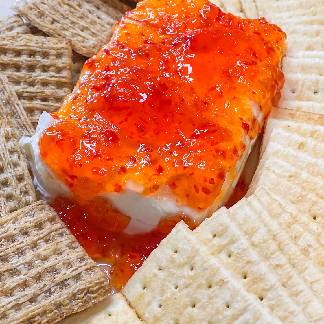 Easy red pepper party dip 