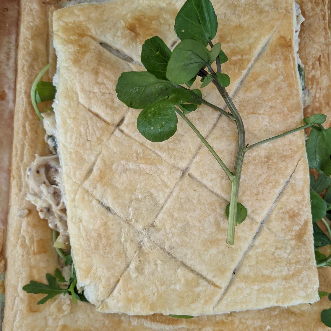 Chicken & mushroom puff pie