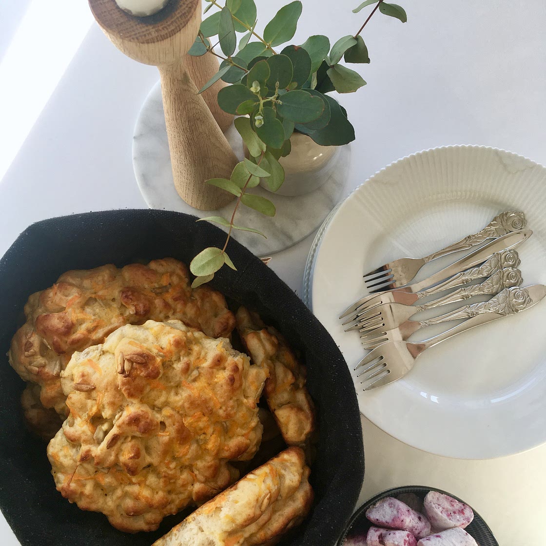 Grove gulerodsbrud - Ligesom dem hos bageren - NannaBroe - Kageliv