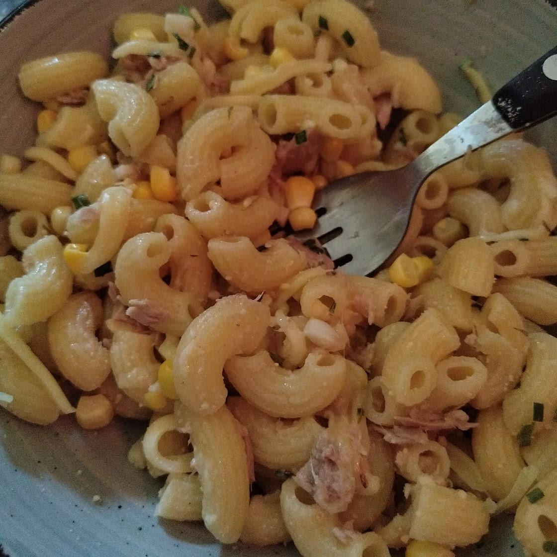 CANNED TUNA PASTA w. LEMON & GARLIC