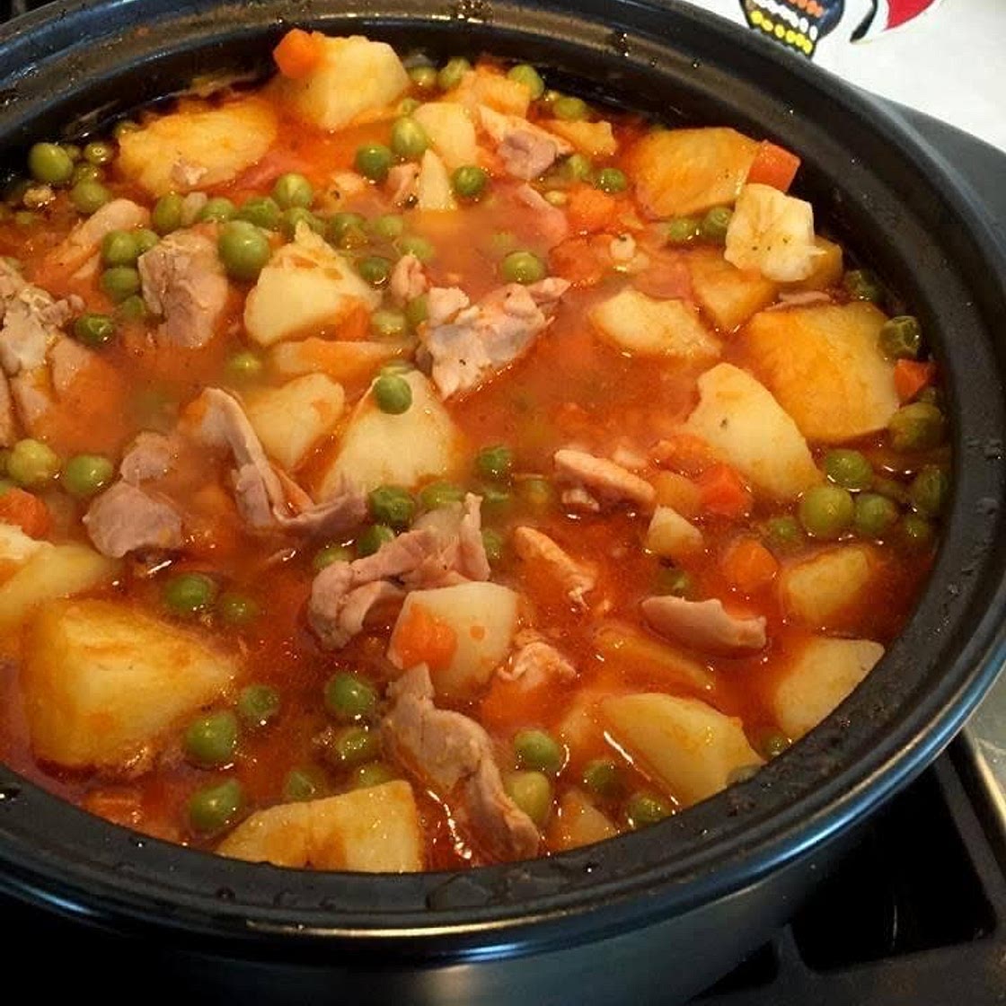 Galinha A Jardineira / Portuguese Chicken Stew 