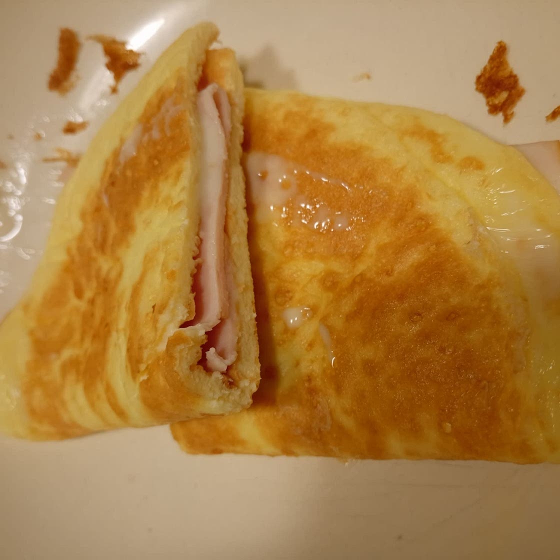 Calzone con prosciutto cotto e sottiletta