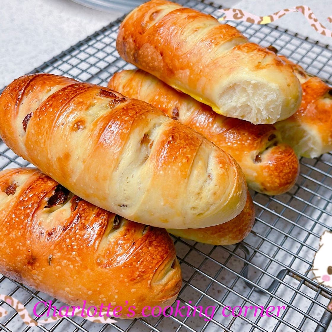 Sultana bread rolls (葡萄乾麵包)