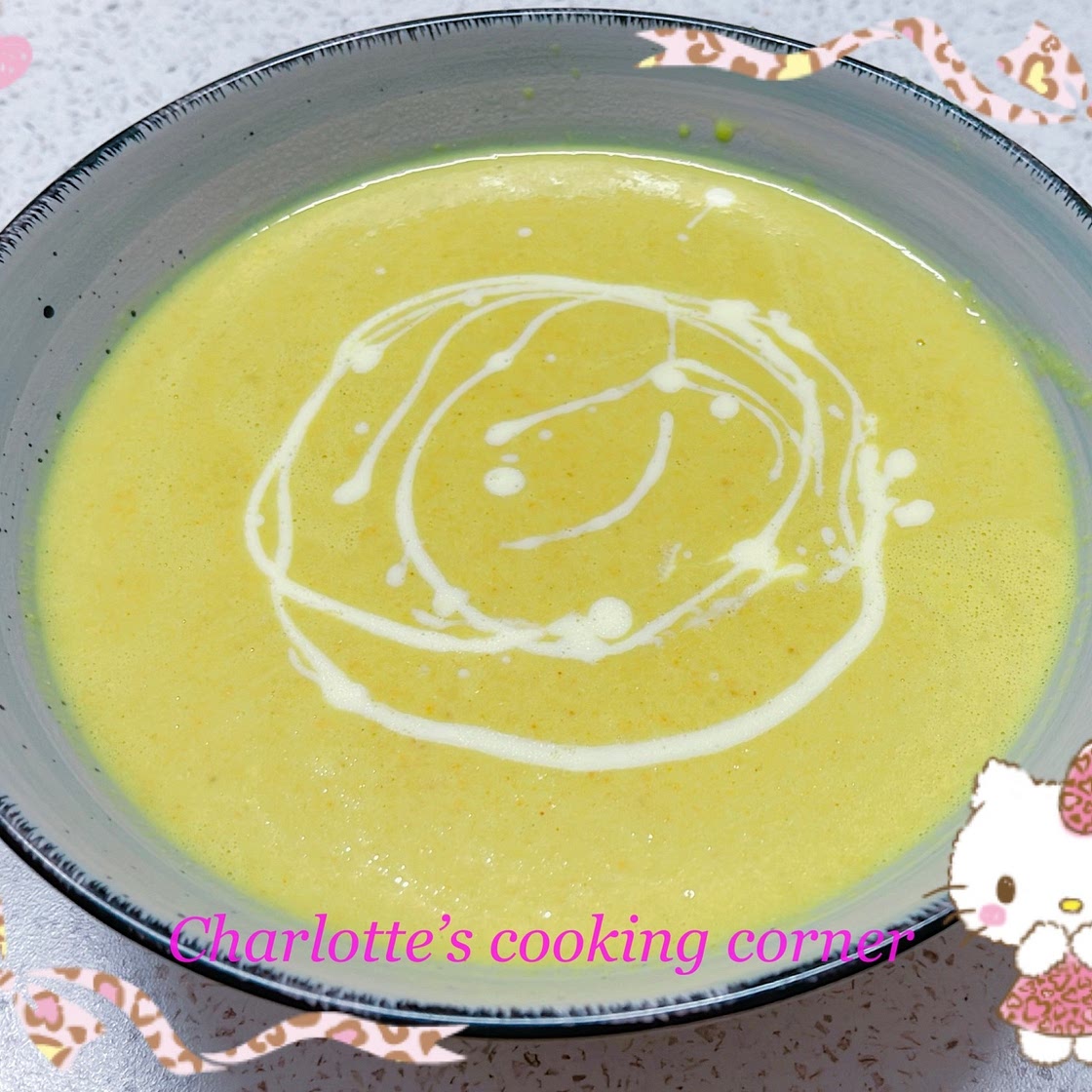 Cauliflower soup with curry powder 