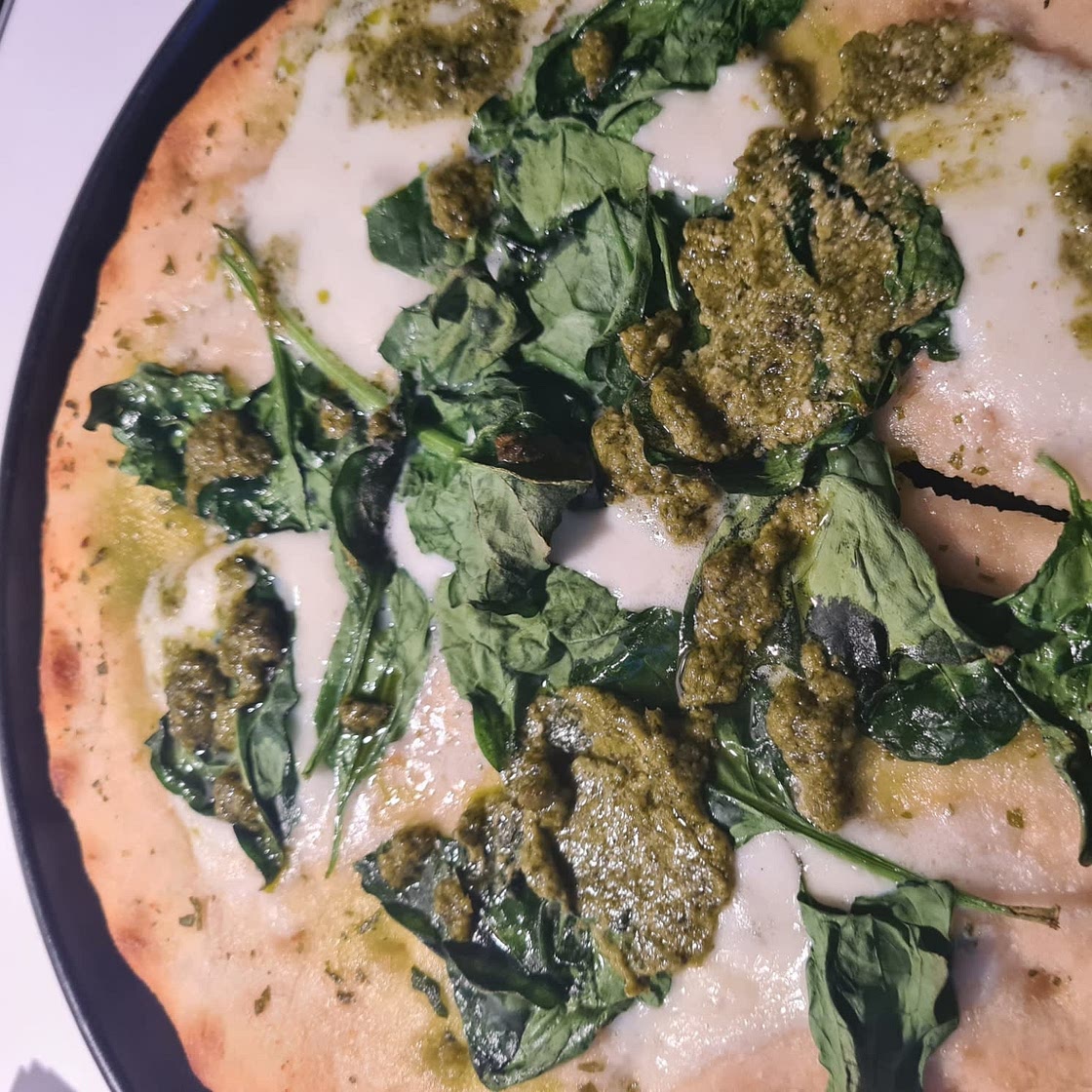 Cheesy Spinach Pesto Flatbread