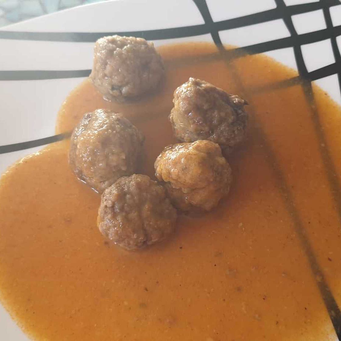 Albóndigas en salsa española