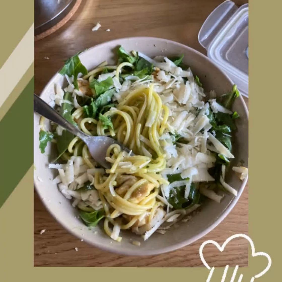 Pasta pesto and chicken 
