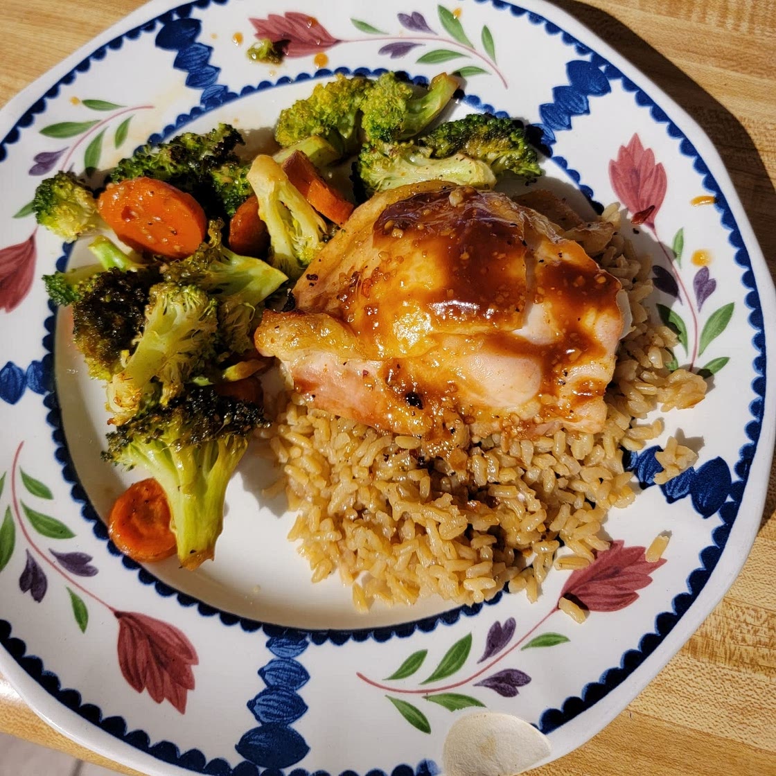 Honey-Garlic Chicken Thighs with Carrots & Broccoli
