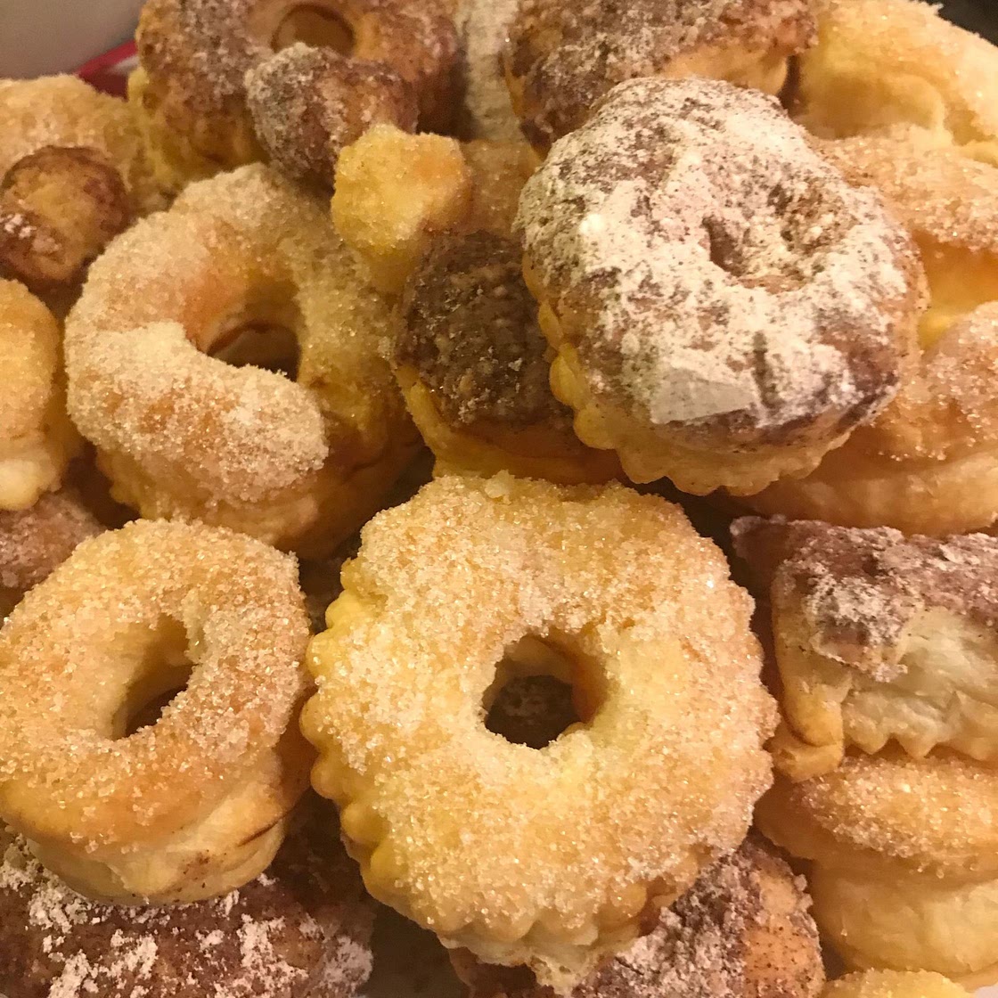 Flaky Air Fryer Donuts