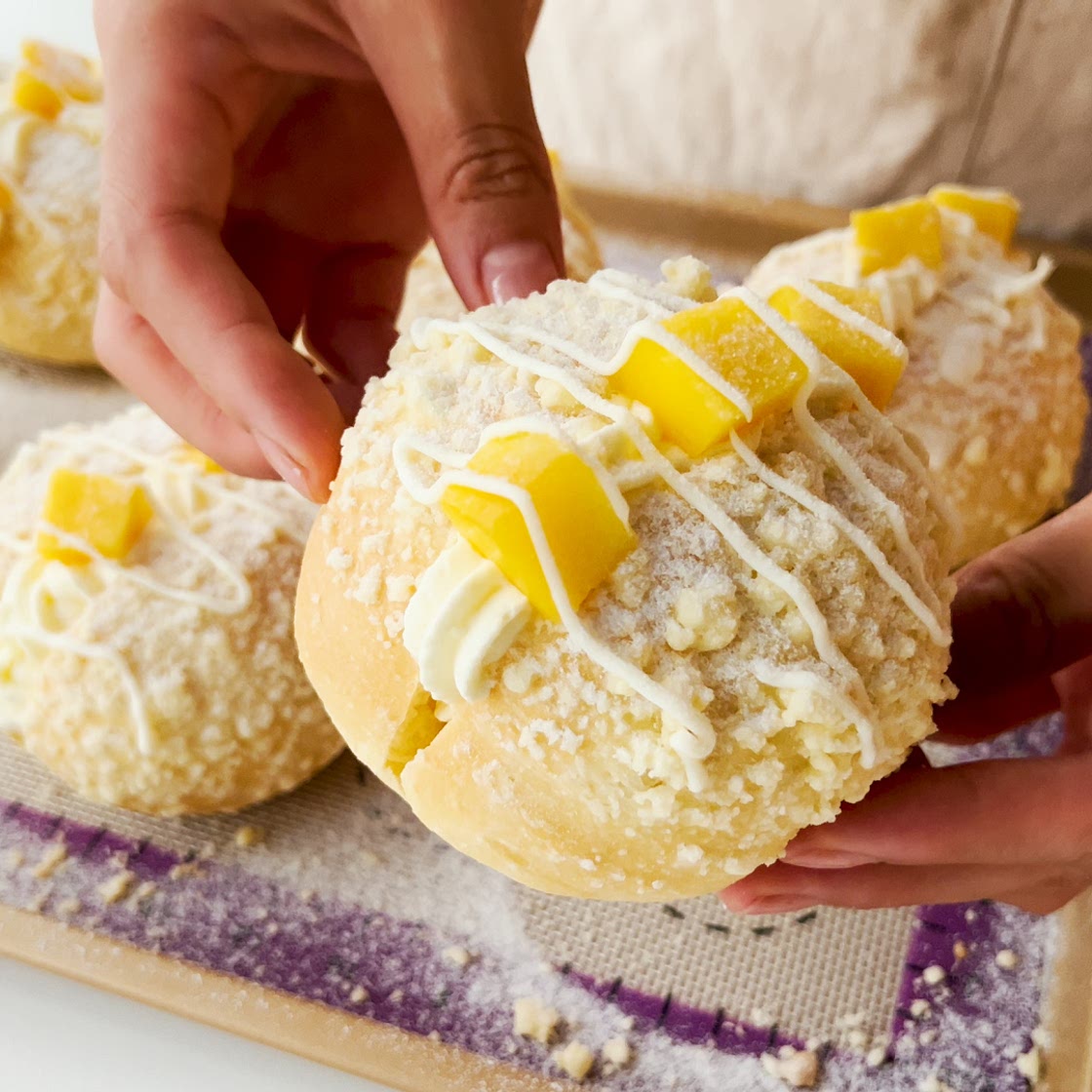 Streusel Cream Bread