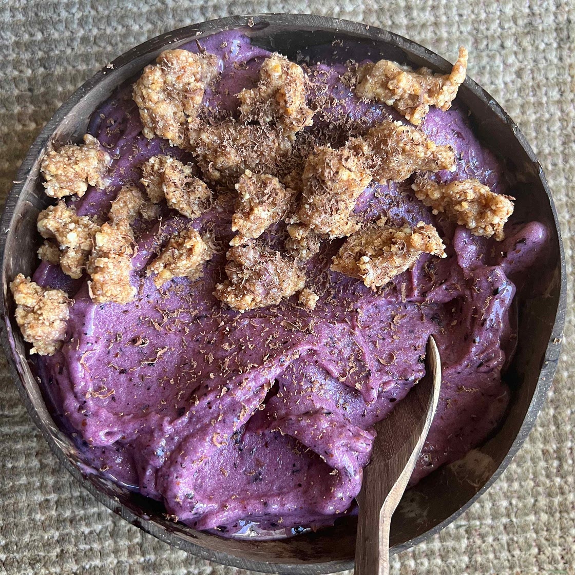Cookie Monster Smoothie Bowl