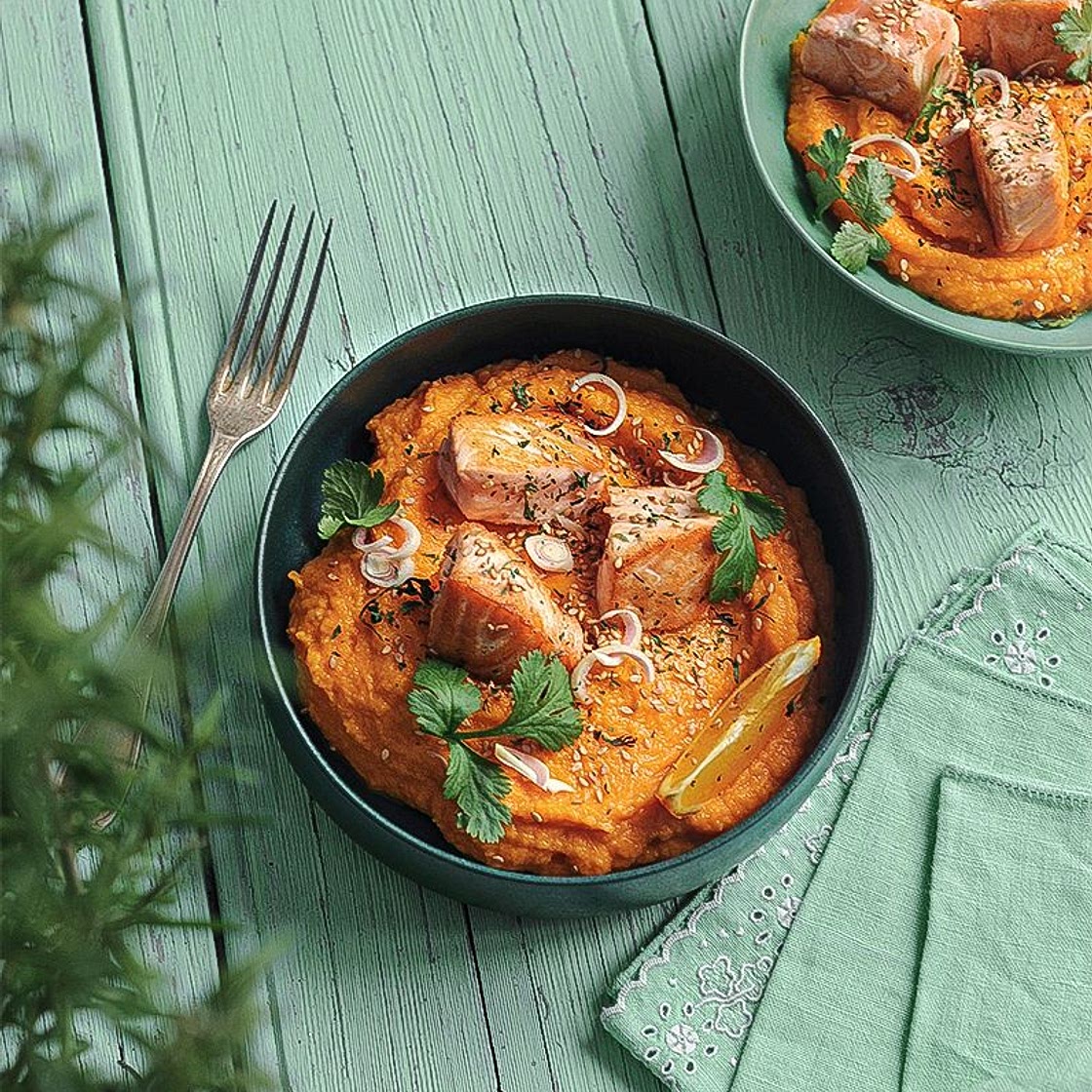 Purée de carottes à l’orange, saumon mariné au gingembre et au sésame