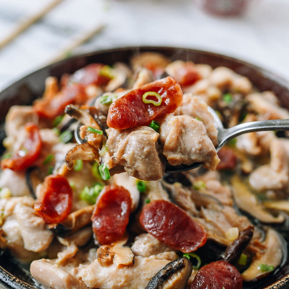 Steam Chicken with Chinese Sausage