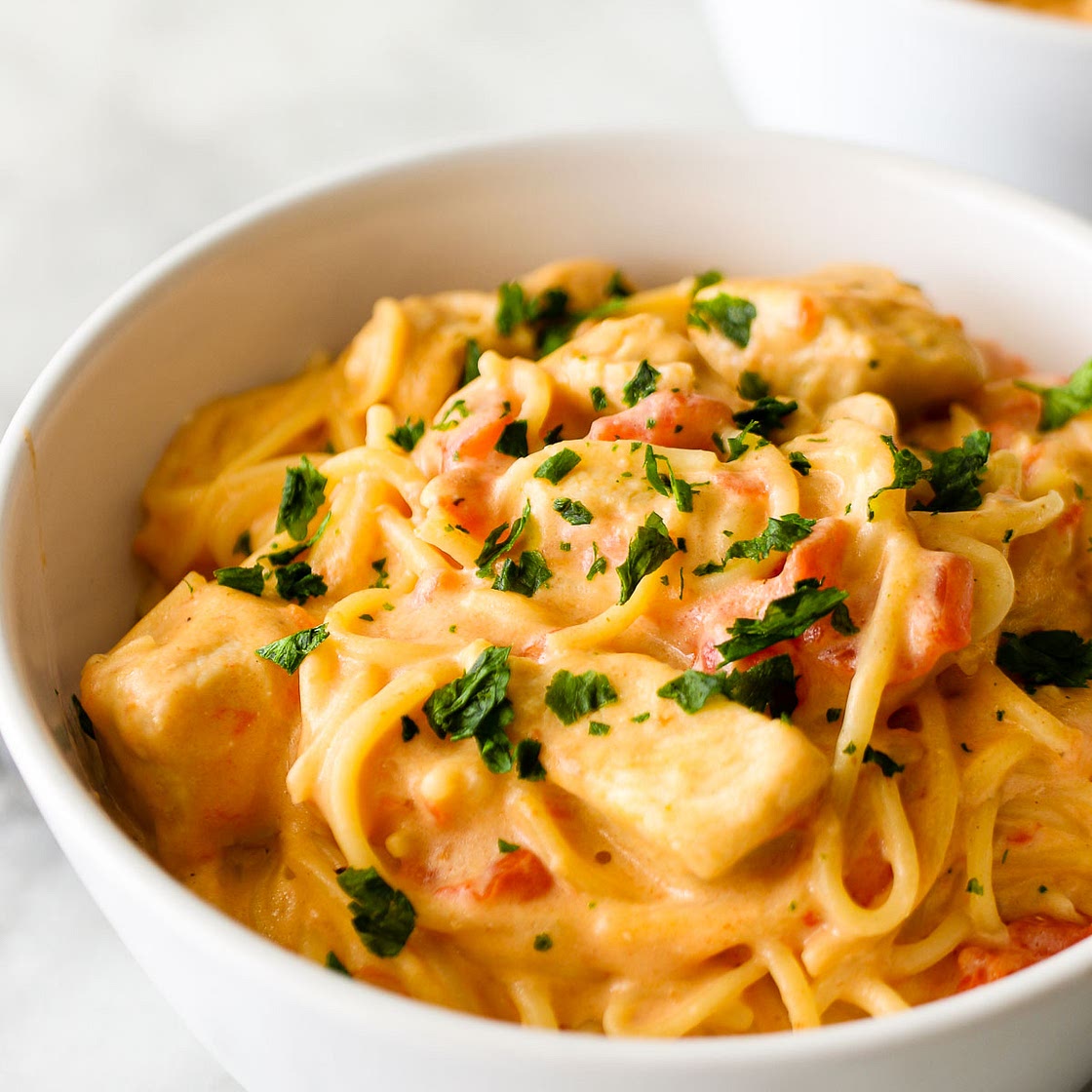 Instant Pot Cheesy Chicken Spaghetti