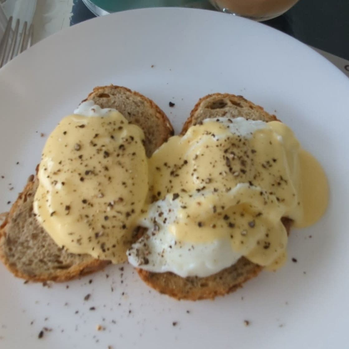 Hollandaise Sauce (Easy & No-Fail)