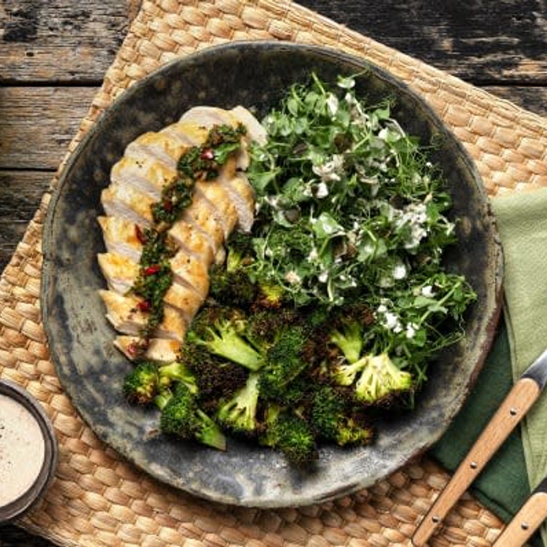 Chicken Breast and Chimichurri Sauce
with Broccoli, Salad and Feta