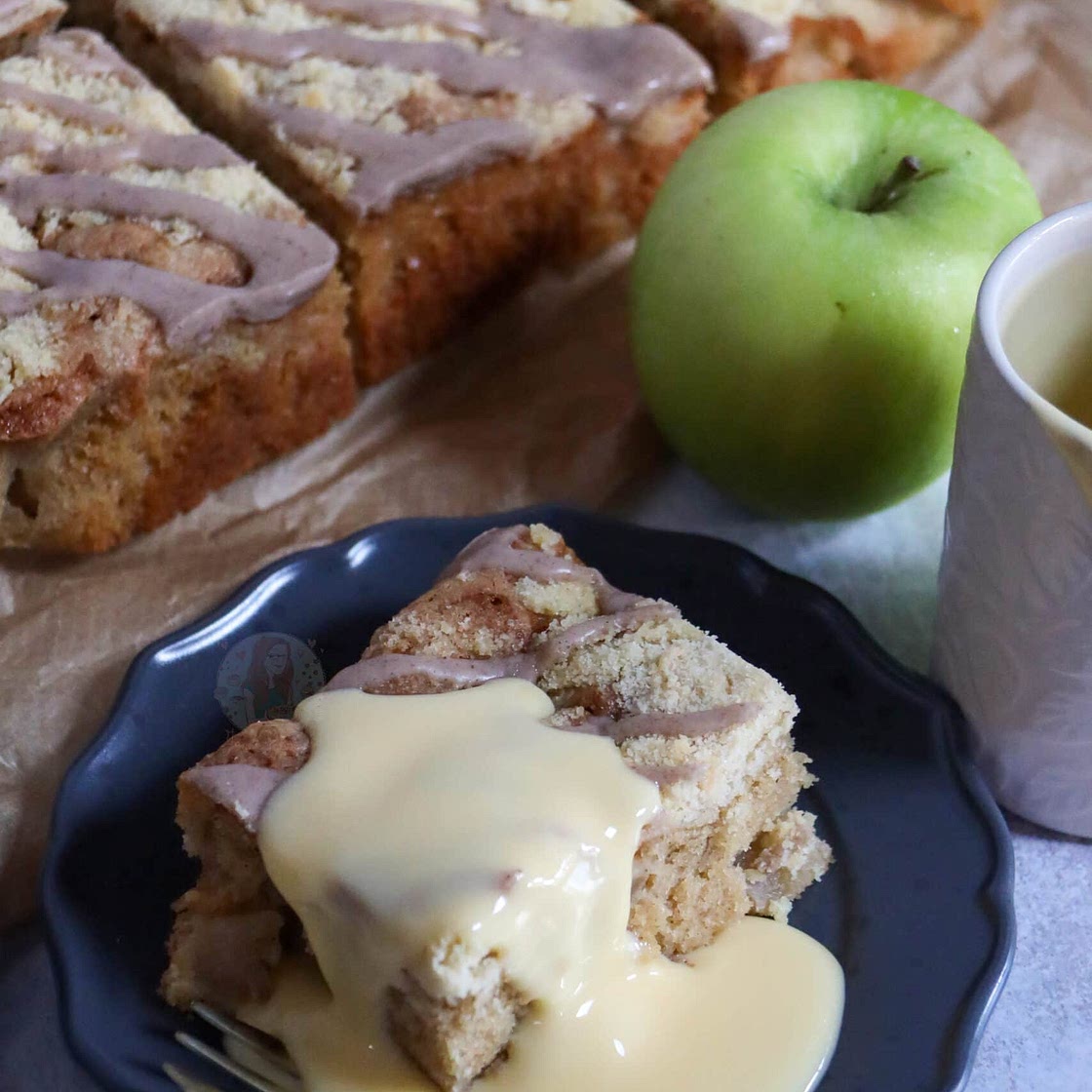 Apple Crumble Traybake Cake!