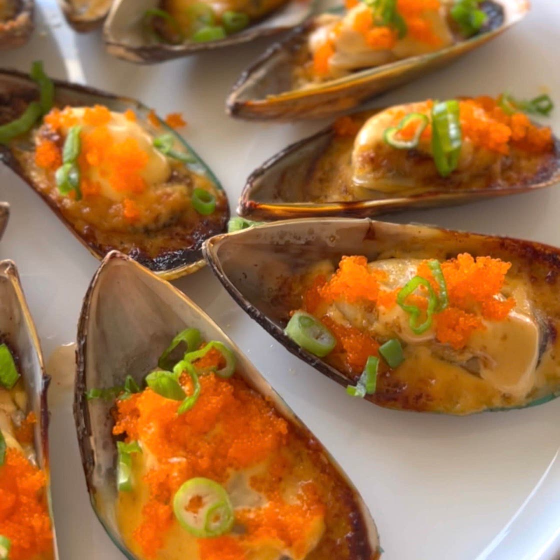 Dynamite Mussels with Bang Bang sauce