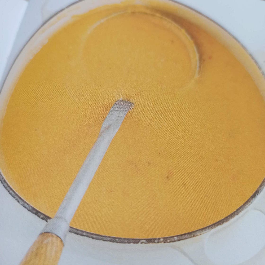 Soupe aux lentilles corail et lait de coco