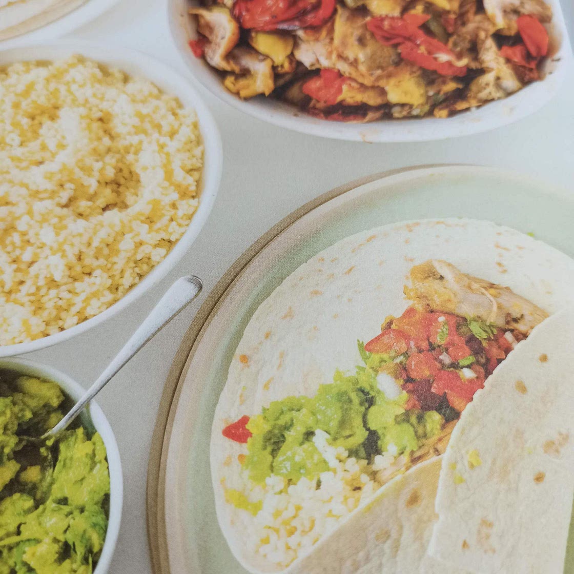 Tortillas de poulet rôti et légumes