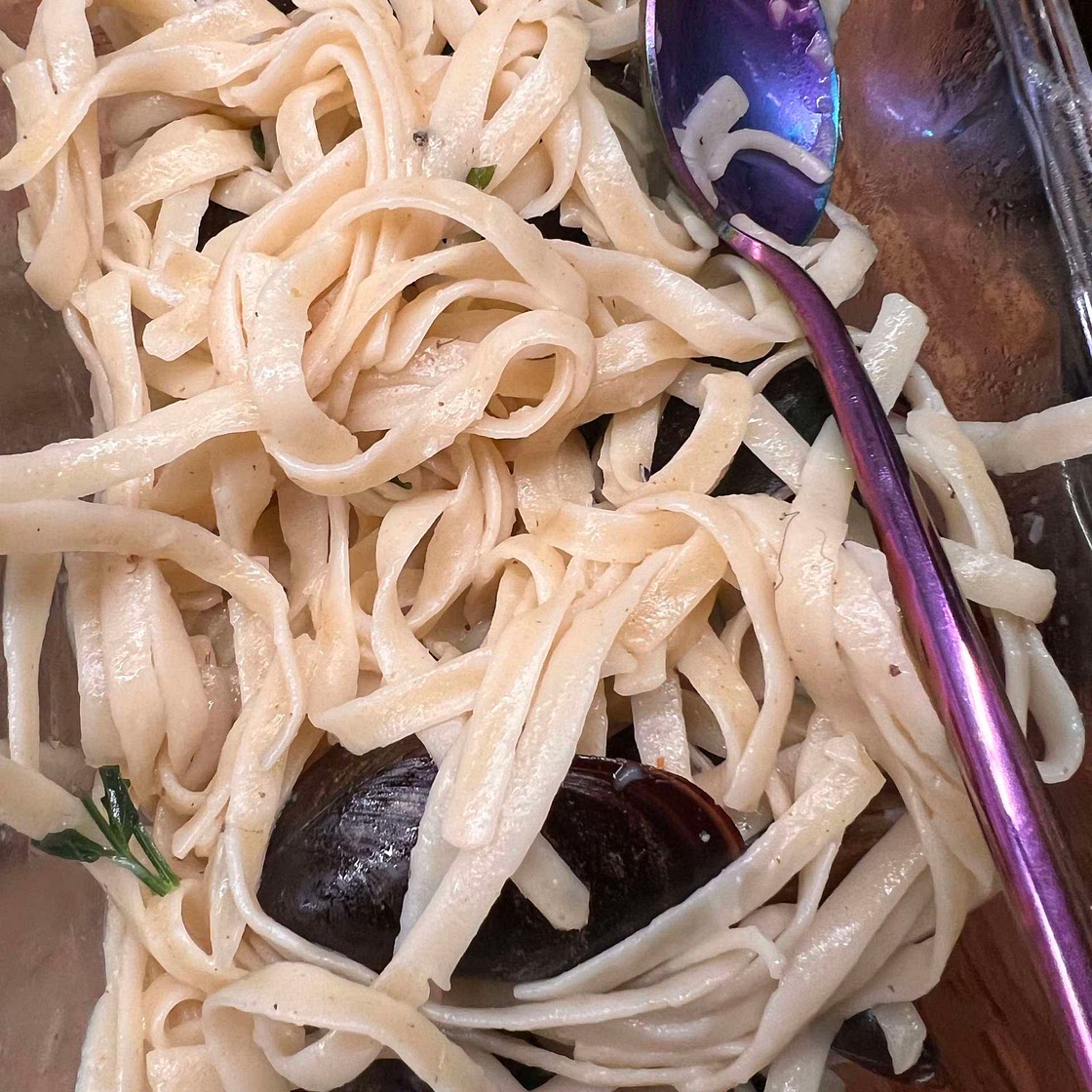 Linguine with clams