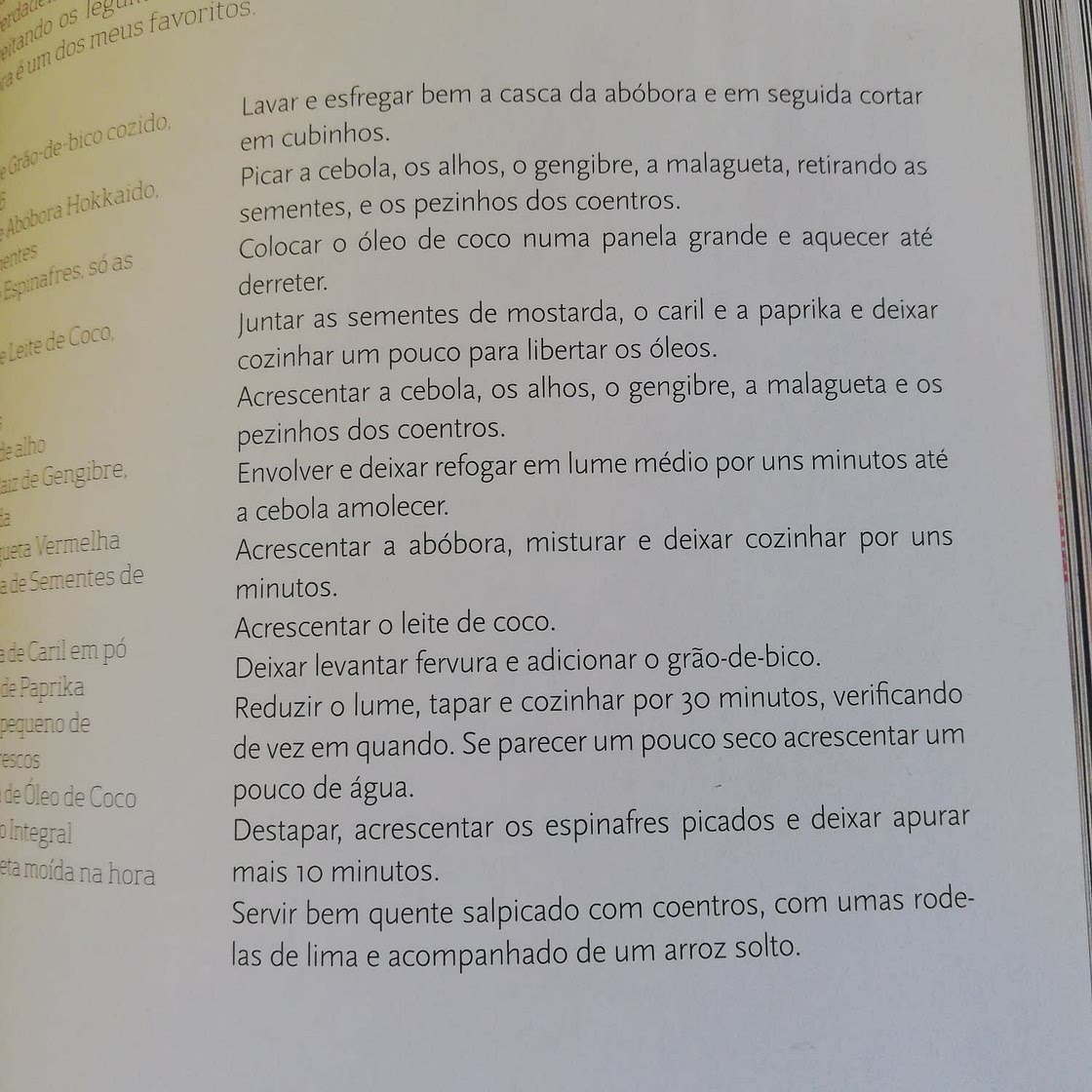 Caril de grão com abóbora e espinafres