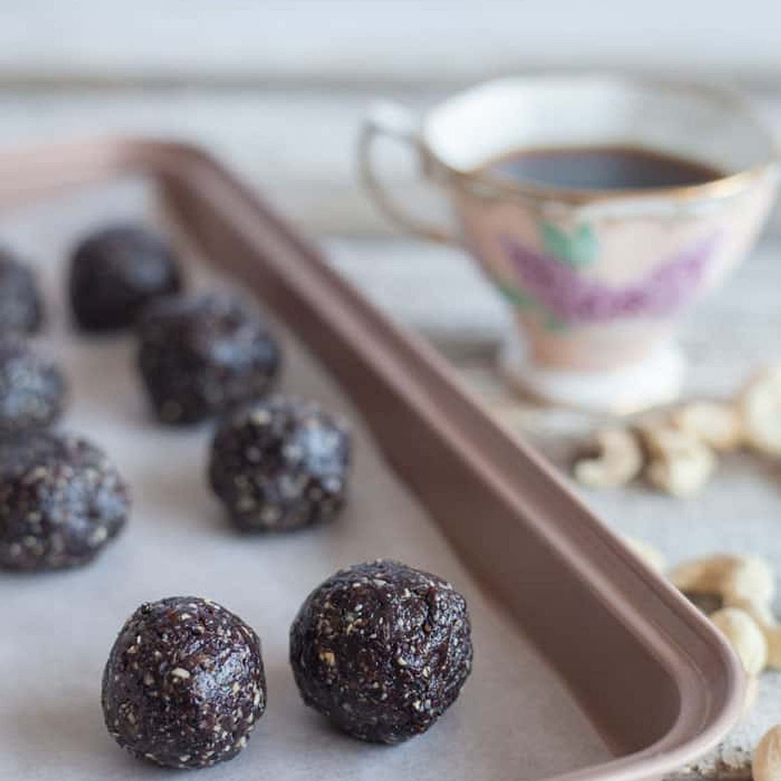 Energy Balls Recipe | Chocolate Blueberry Protein Bites | Vegan