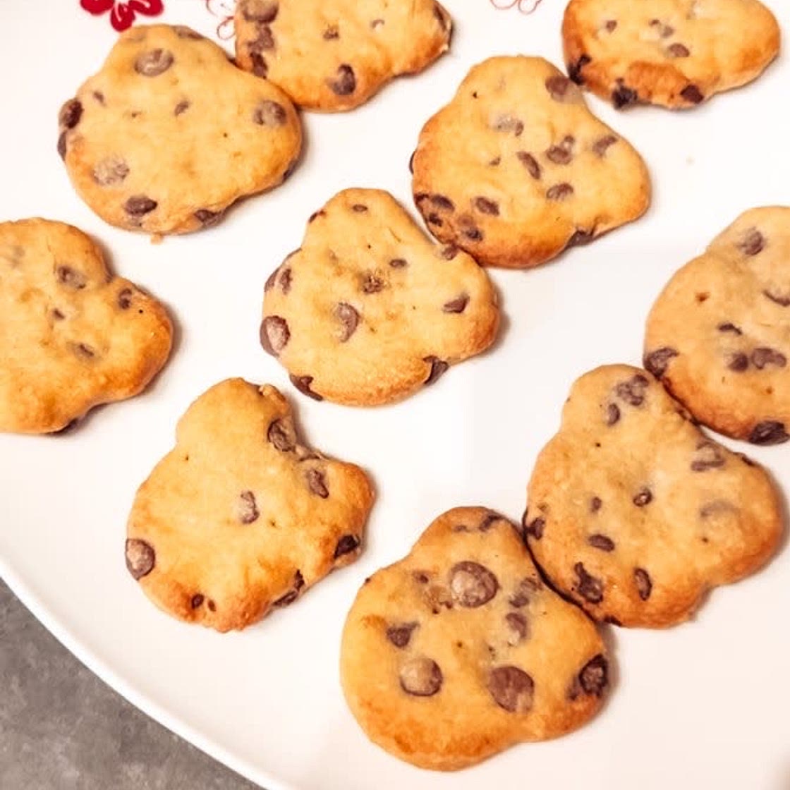 Chocolate Chip Short-Bear Cookies