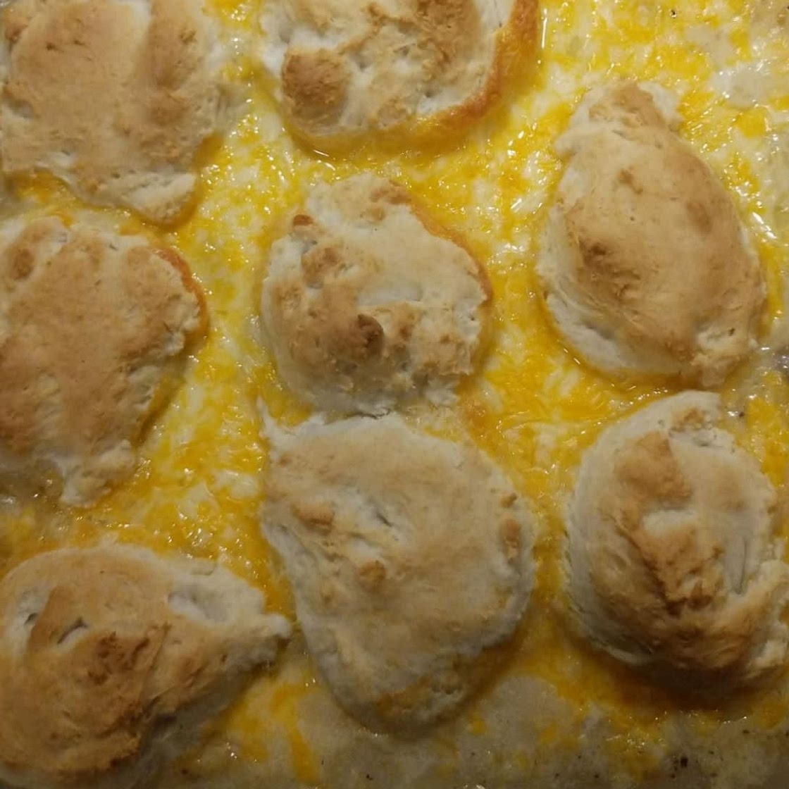 Easy Cheesy Chicken and Biscuit Casserole