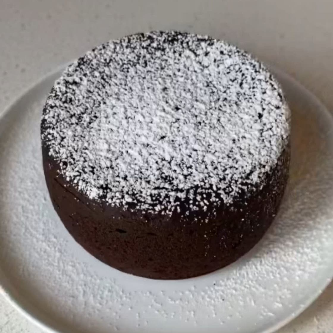 Molten lava cake