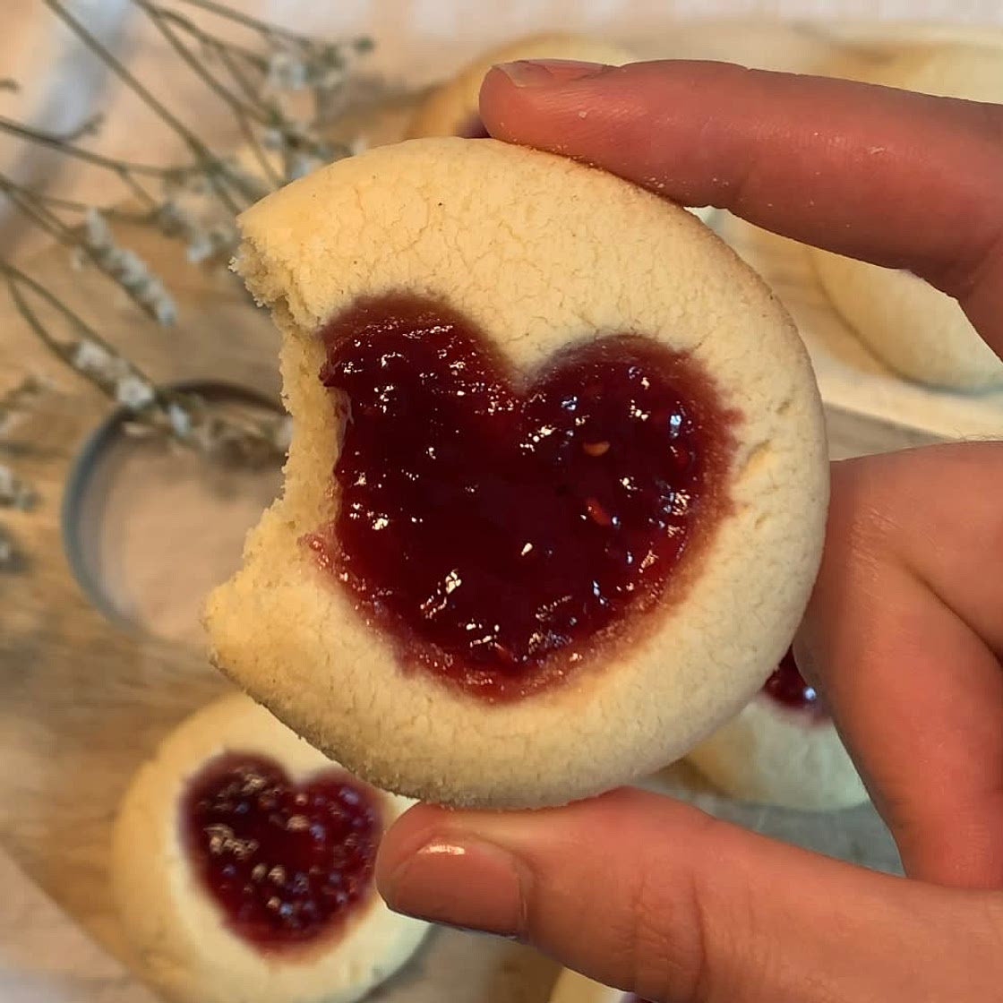 Cutest thumbprint heart cookies🫶🏻