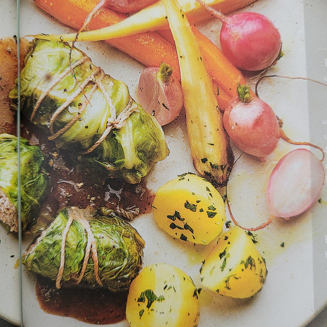 Kohlrouladen mit Wurzelgemüse und Biersauce